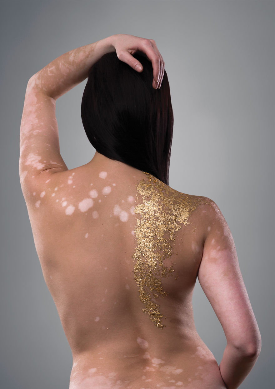 Two Colours Vs. Three Colours - He Was Not The One