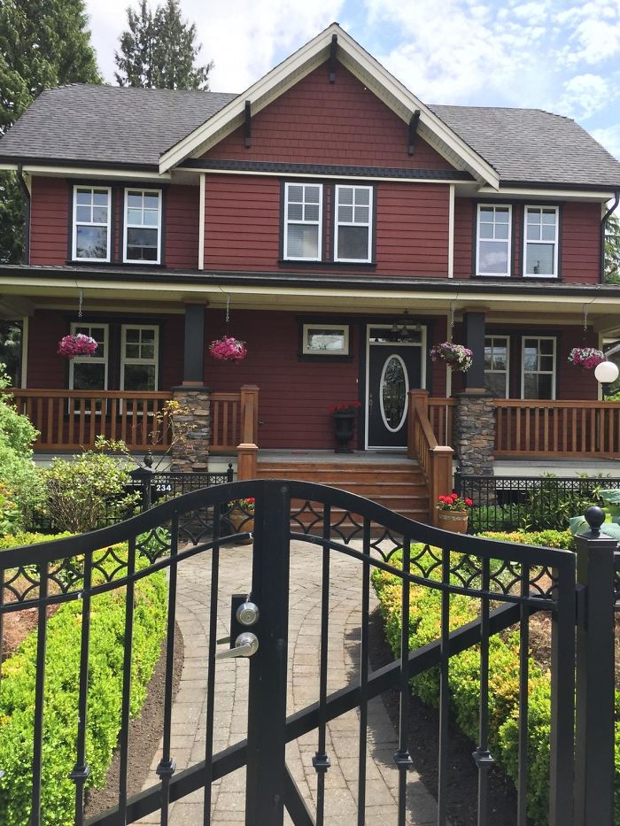 The Architect Decided To Offset The Door When Everything Else Is Symmetrical