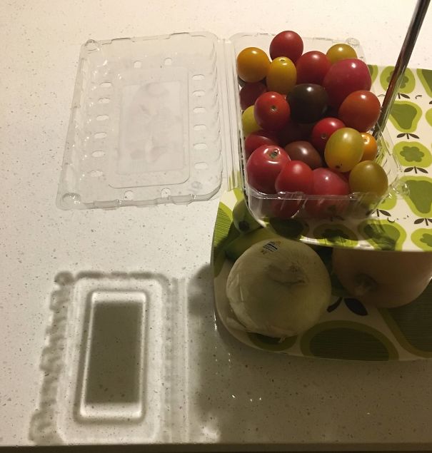 Clamshell Shadow Looks Like Iphone 6