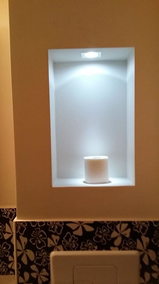 Just Found This At A Hotel I'm Staying. Nice Showcase