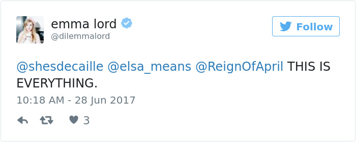 This Pregnant Dog Just Had A Maternity Photoshoot, And People Just Can't Handle It