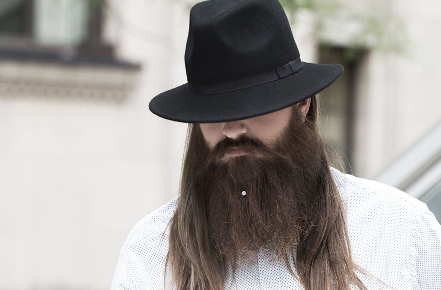 A Boyfriend Doesn’t Appreciate His Girlfriend’s Gift, But Instead Other Men Love It