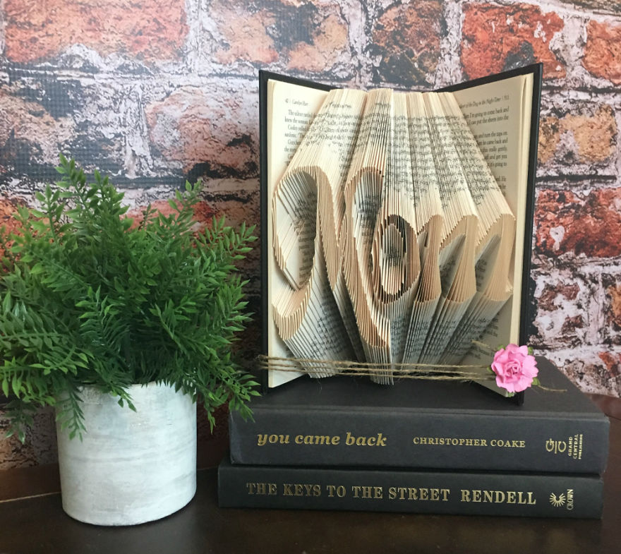 Mom Book Fold