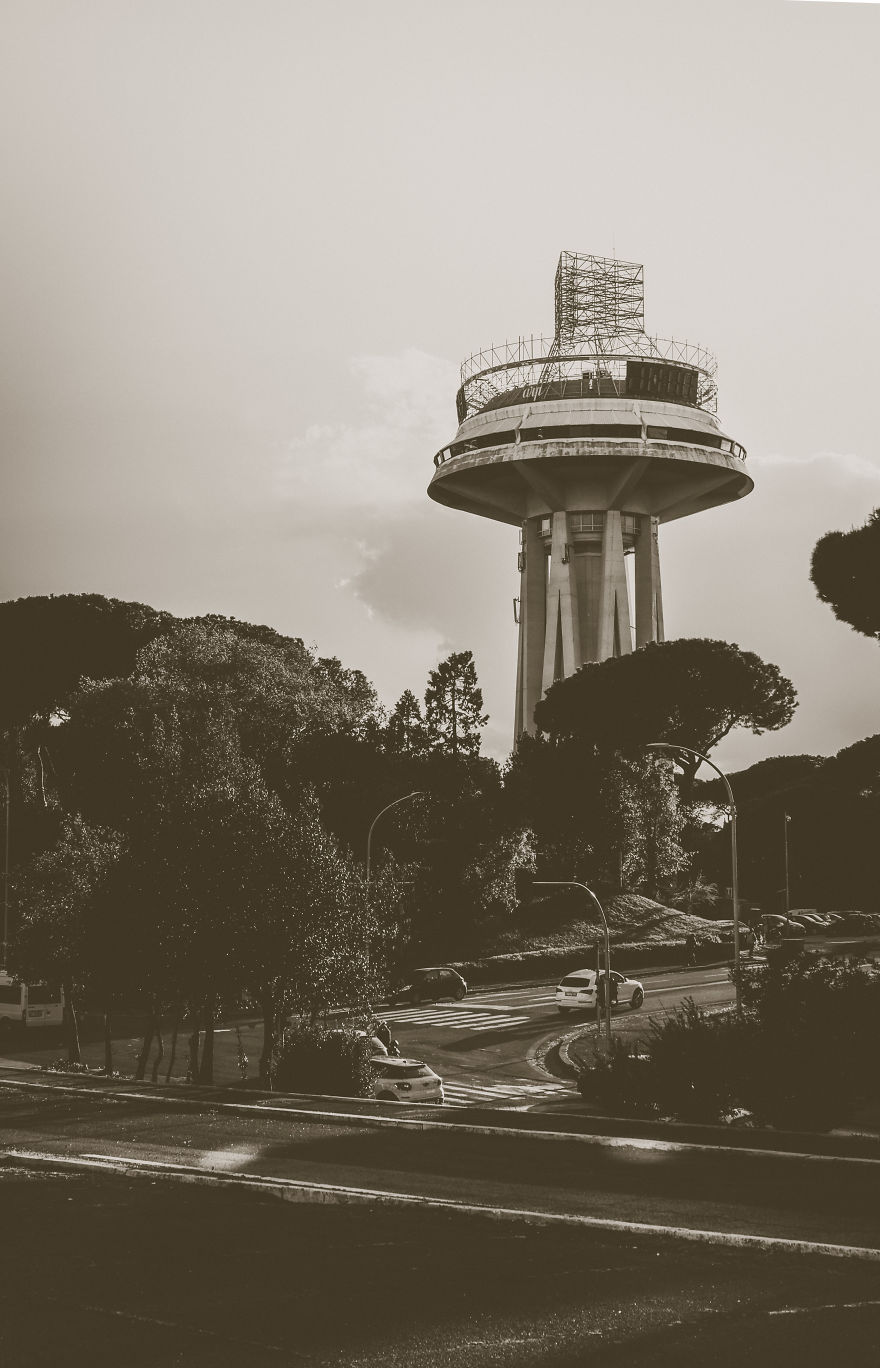 10+ Monochromatic Photographs Of The Most Modern District Of Rome