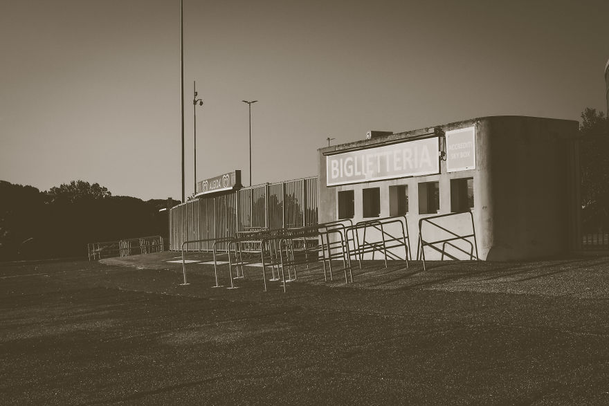 10+ Monochromatic Photographs Of The Most Modern District Of Rome