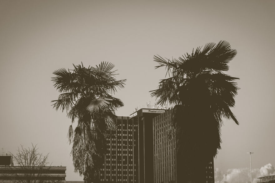 10+ Monochromatic Photographs Of The Most Modern District Of Rome