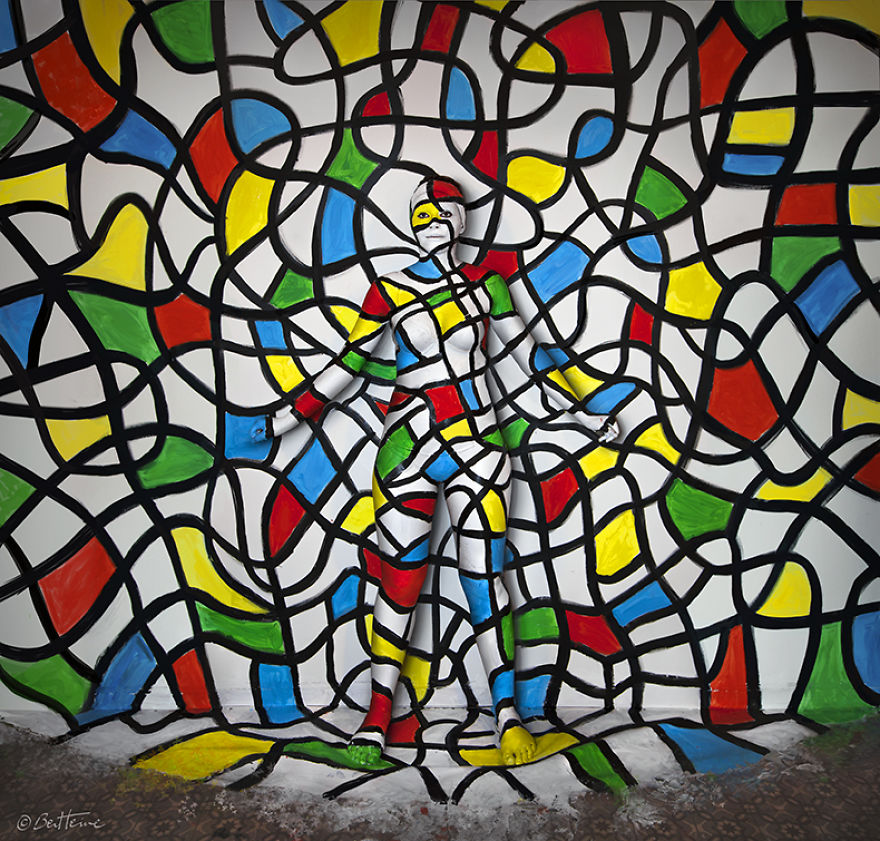 Model Disappearing In Live Paintings