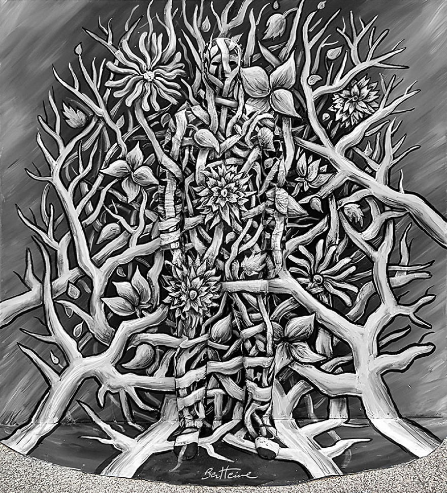 Model Disappearing In Live Paintings