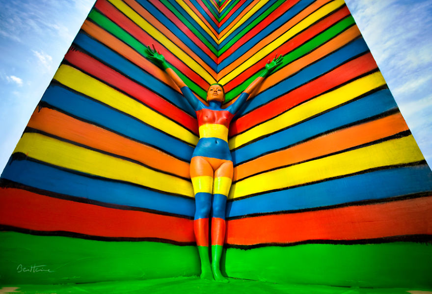 Model Disappearing In Live Paintings