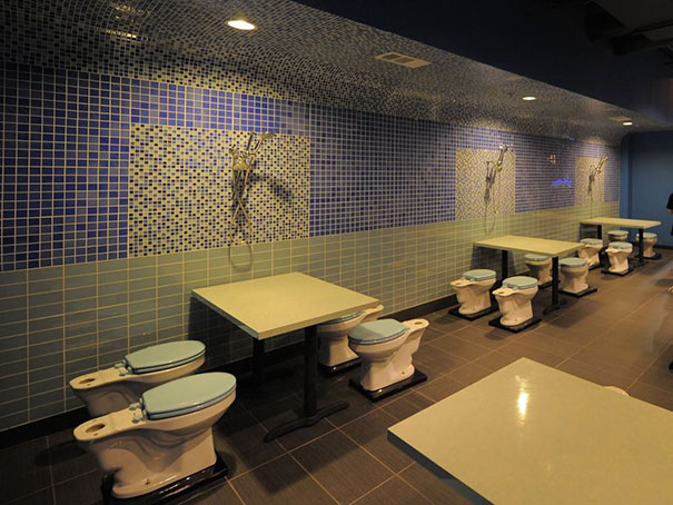Magic Restroom Cafe