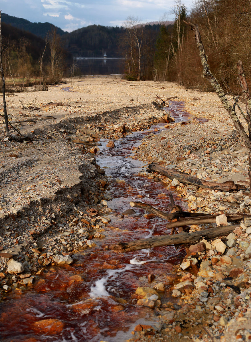 This Church Spire Is All That Remains Of A Village, Soon It Will Be Buried Completely This Church Spire Is All That Remains Of A Village, Soon It Will Be Buried Completely
