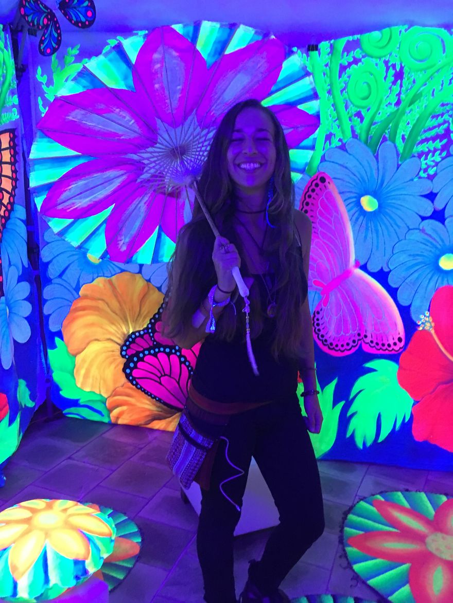 I Create Mind-Blowing 3d Blacklight Art Installations