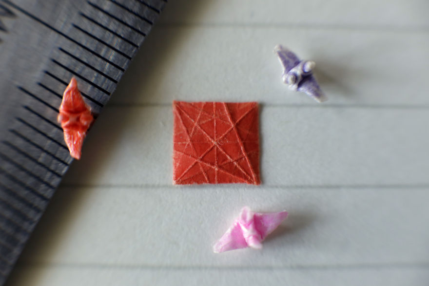 I Make Incredibly Tiny Origami Cranes That Take Me Around 45 Minutes Each I Make Incredibly Tiny Origami Cranes That Take Me Around 45 Minutes Each