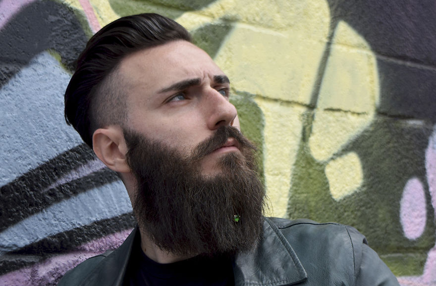 A Boyfriend Doesn’t Appreciate His Girlfriend’s Gift, But Instead Other Men Love It A Boyfriend Doesn’t Appreciate His Girlfriend’s Gift, But Instead Other Men Love It