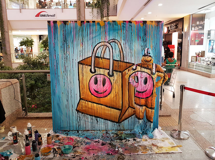 Model Disappearing In Live Paintings