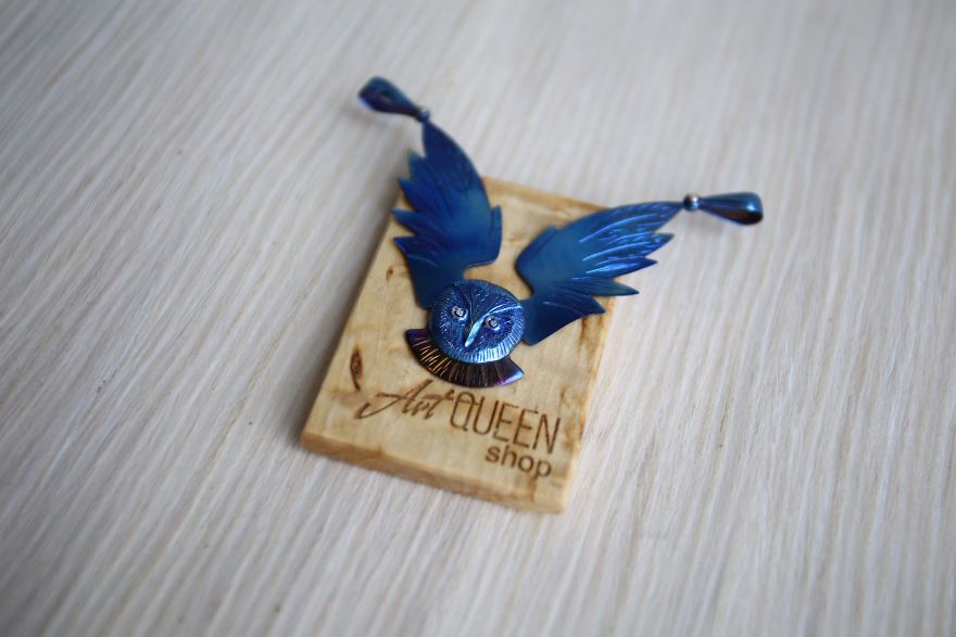 Russian Studio "Art Queen" Makes A Very Interesting Jewelry Of Titanium.