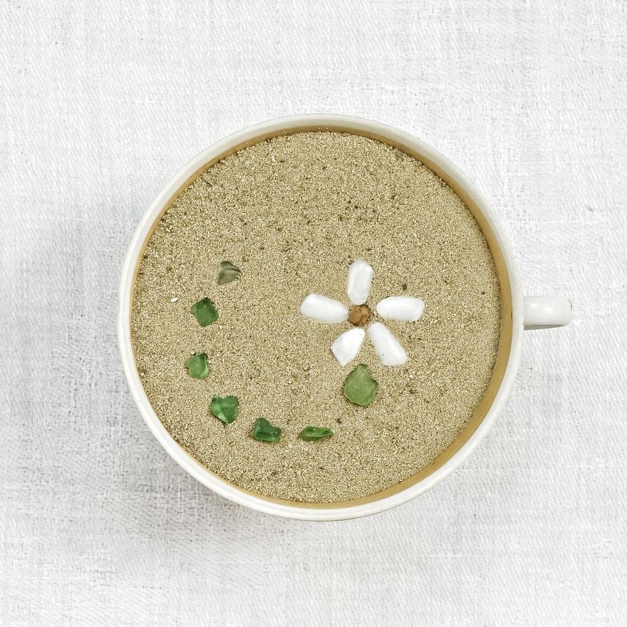 In My Head A White Summer Field. - Soshu Takaya