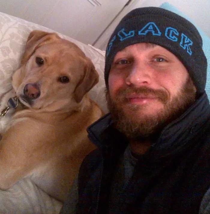 Tom Hardy Posts Emotional Tribute For His Dog Who Just Passed Away, And People Are Drowning In Tears Tom Hardy Posts Emotional Tribute For His Dog Who Just Passed Away, And People Are Drowning In Tears