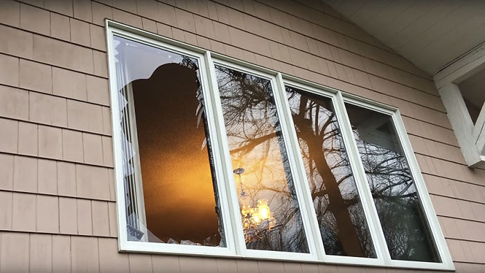 Couple Returns Home From Vacation, And Finds Unexpected Guest Inside Couple Returns Home From Vacation, And Finds Unexpected Guest Inside