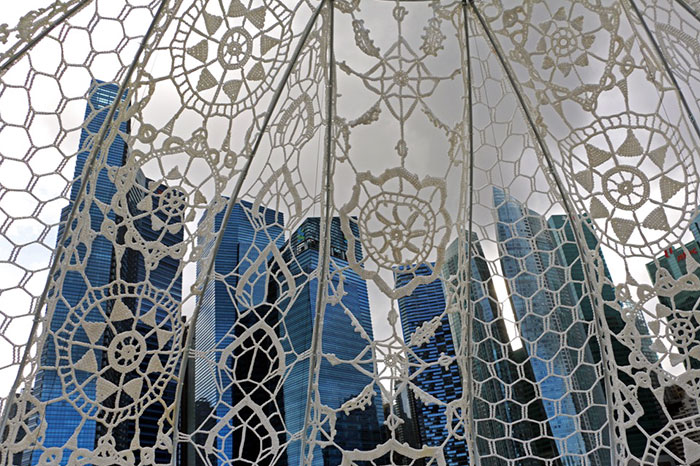 crocheted-urchins-sculpture-choi-shine-architects-singapore-marina-bay-14 crocheted-urchins-sculpture-choi-shine-architects-singapore-marina-bay-14