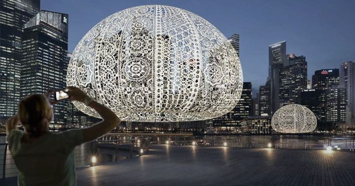 50 People Spend 2 Months To Crochet Giant Urchins Above Singapore’s Marina That Each Weight 220 Lbs (100Kg)