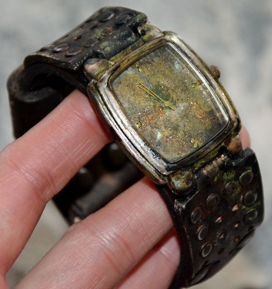 10+ Frightening Leather Watches, Iphone Covers And Other Handmade Accessories You’ll Be Marveled With