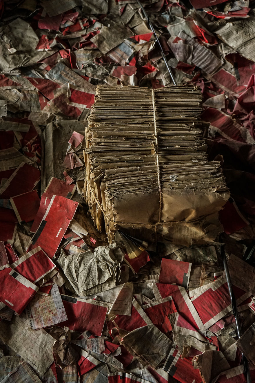 A Walk Through The Sbandoned Athens International Airport