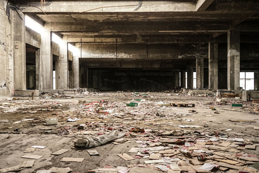 A Walk Through The Sbandoned Athens International Airport