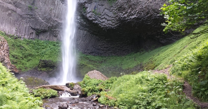 Views Of The Gorgeous Columbia River Gorge