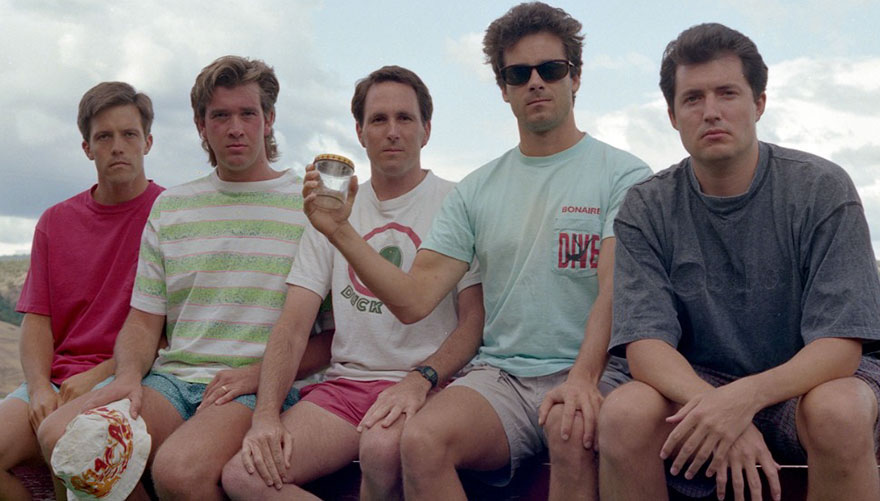 Five Friends Take Same Photo For 35 Years, And Go Viral Again In 2017 With Their Newest Pic