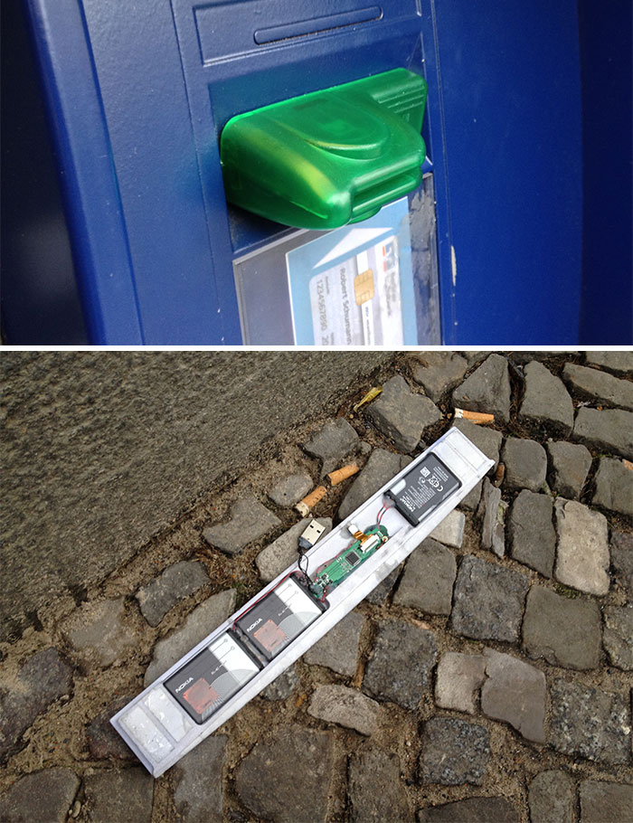 Card Reader And Camera Attached As A Panel On The Frame Of The Screen