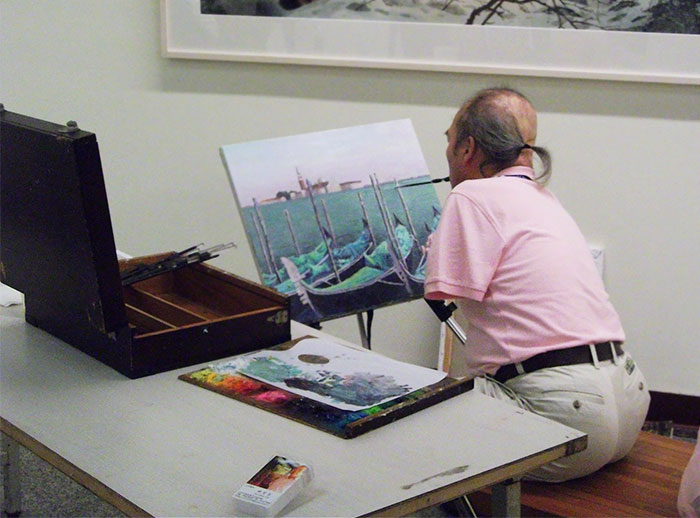 I Present You With This Badass, Painting With His Mouth. Lost His Arms During Military Service