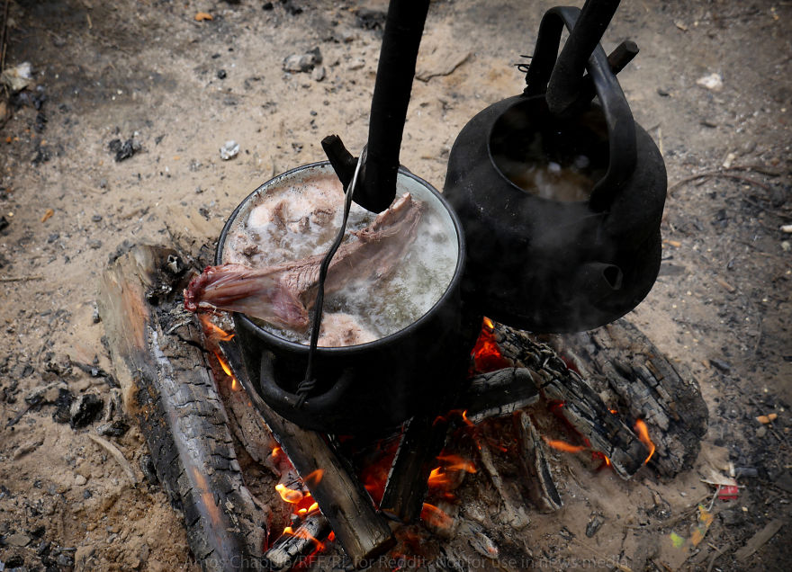 Photographer Joins Illegal Mammoth Tusk Hunt In Siberia, Captures How They Get Rich, Get Drunk And Nearly Die Photographer Joins Illegal Mammoth Tusk Hunt In Siberia, Captures How They Get Rich, Get Drunk And Nearly Die