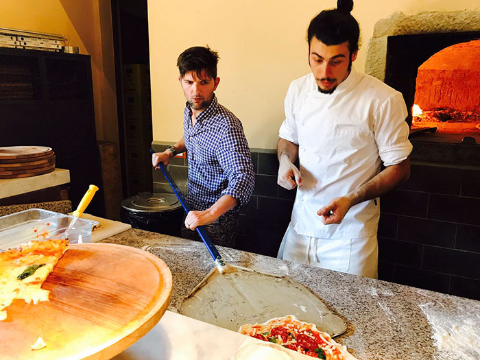 "Parks & Rec" Star Adam Scott Hilariously Fails At Pizza Class In Italy, Chef Saves Him In The Most Brilliant Way "Parks & Rec" Star Adam Scott Hilariously Fails At Pizza Class In Italy, Chef Saves Him In The Most Brilliant Way