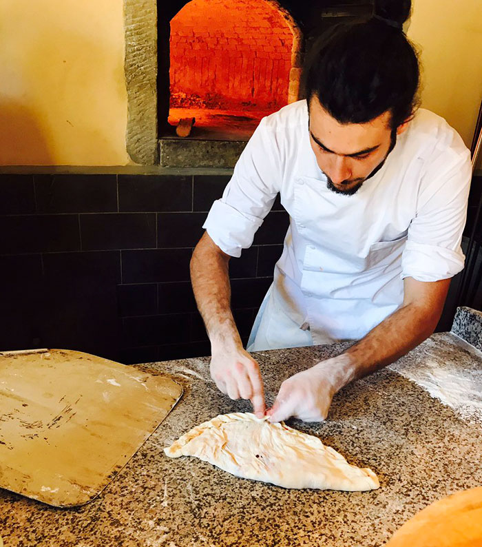 "Parks & Rec" Star Adam Scott Hilariously Fails At Pizza Class In Italy, Chef Saves Him In The Most Brilliant Way "Parks & Rec" Star Adam Scott Hilariously Fails At Pizza Class In Italy, Chef Saves Him In The Most Brilliant Way