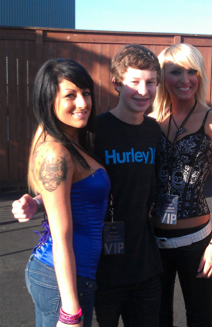 The Hover Hand. I Can't Look At This Photo Without Cringing