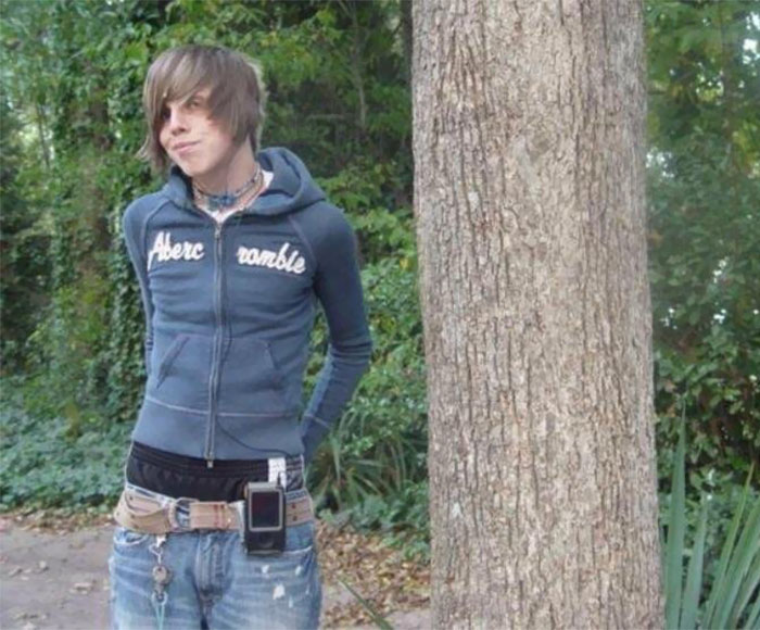 Multi Colored Hair, Way Too Tight Girl-Hoody, Gym Pants Under Sagging Baggy Jeans, Necklace Made Of Monster Caps And Bandanas, And That Damn Zune