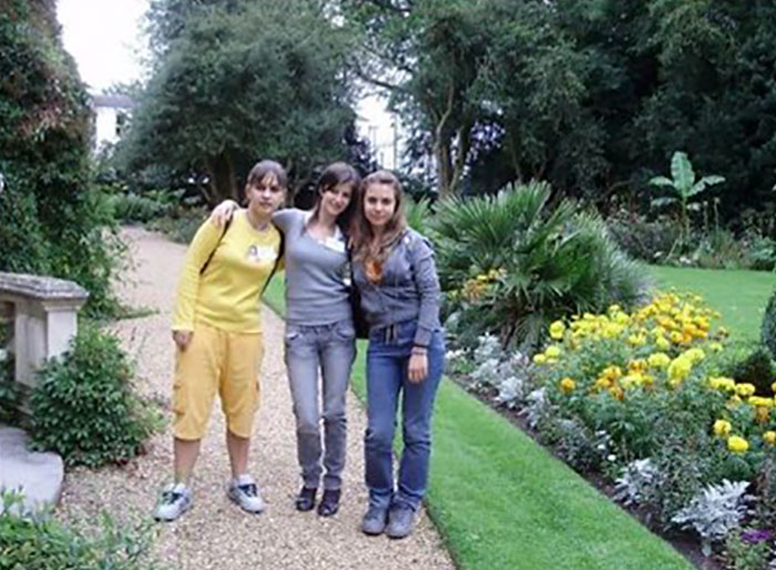 (2008) 17-year Old Me Thought Yellow Looked Awesome .. Also Baggy Shorts And Bangs