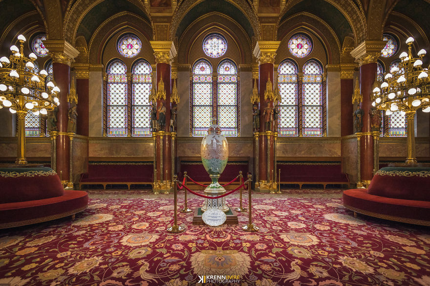 The Giant Herendi Vase