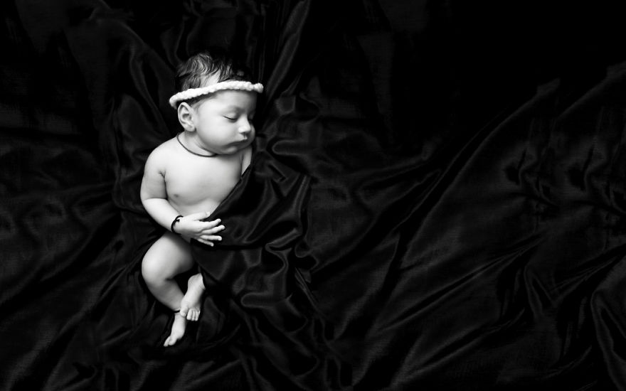 Indian Photographer Captures Meditation Pose By Newborn That Goes Viral