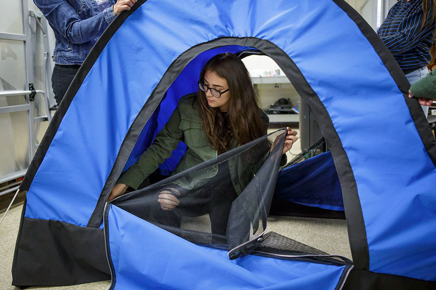 solar-powered-tent-invention-homeless-teen-girls-26 solar-powered-tent-invention-homeless-teen-girls-26