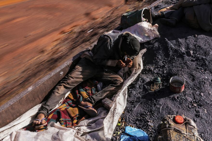 Freight Train Hopping In Mauritania: 4000 Kilometers In A Cargo Carriage With Local Shepherds And Their Sheep
