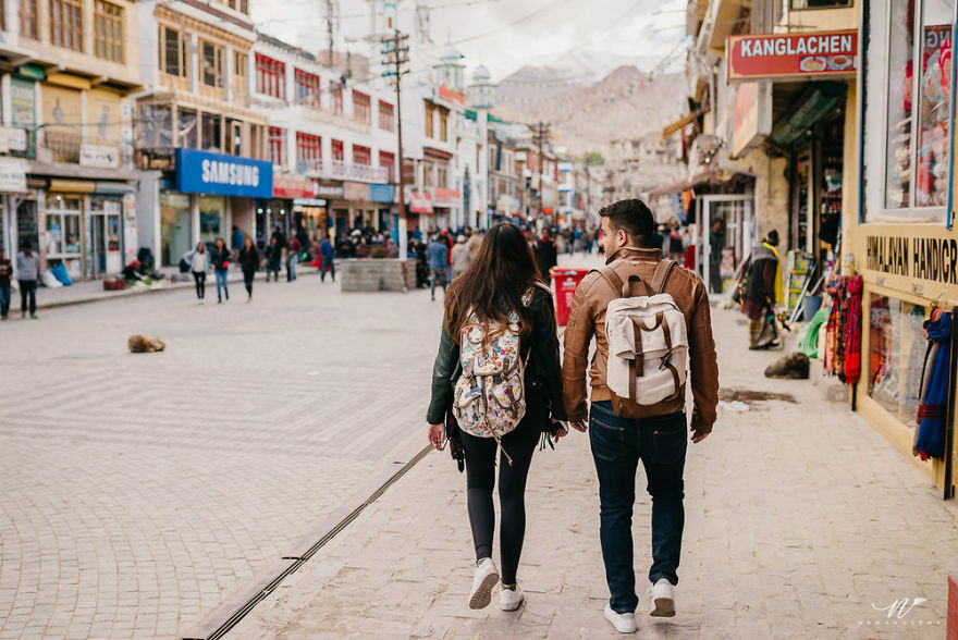 A Week Long Engagement Photo Shoot In Ladakh, India A Week Long Engagement Photo Shoot In Ladakh, India