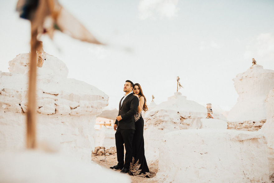 A Week Long Engagement Photo Shoot In Ladakh, India A Week Long Engagement Photo Shoot In Ladakh, India
