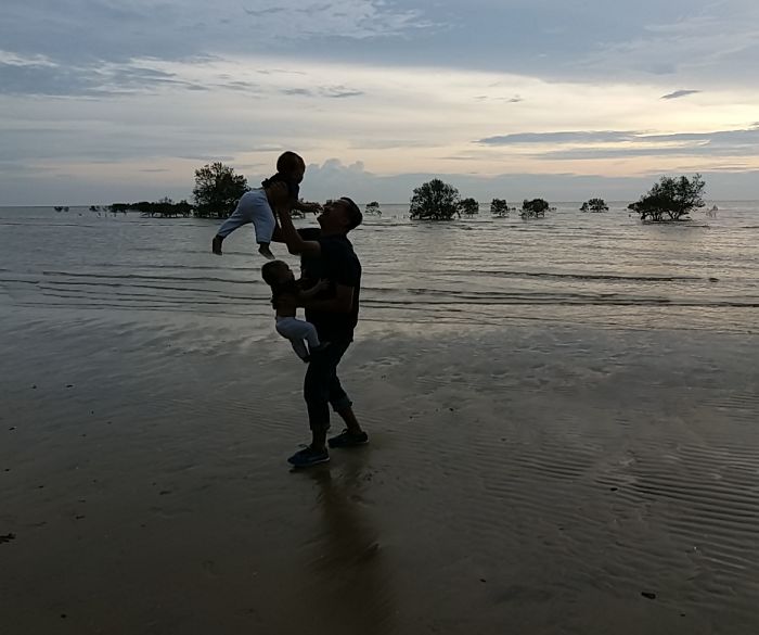 Oppsss!! I Drop Your Twin..