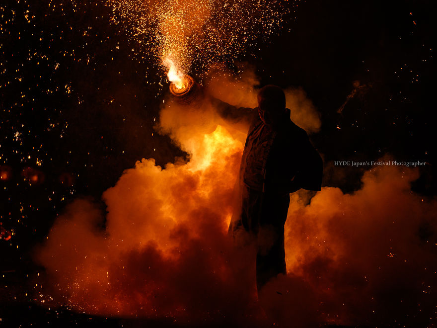 A Traditional Style Fireworks ( Tezutsu-Hanabi) At Toyokawa Summer Festival A Traditional Style Fireworks ( Tezutsu-Hanabi) At Toyokawa Summer Festival