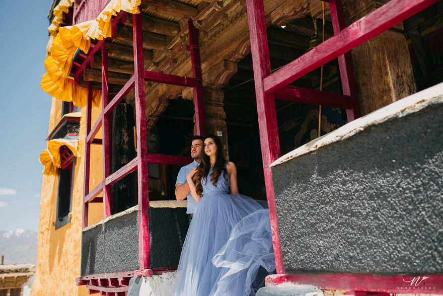 A Week Long Engagement Photo Shoot In Ladakh, India A Week Long Engagement Photo Shoot In Ladakh, India