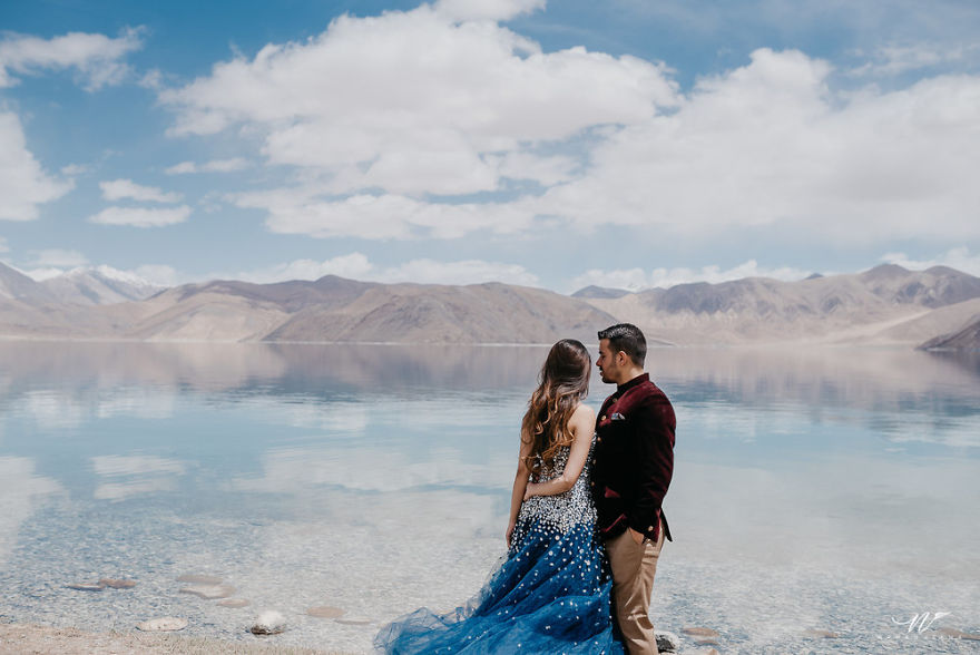 A Week Long Engagement Photo Shoot In Ladakh, India A Week Long Engagement Photo Shoot In Ladakh, India