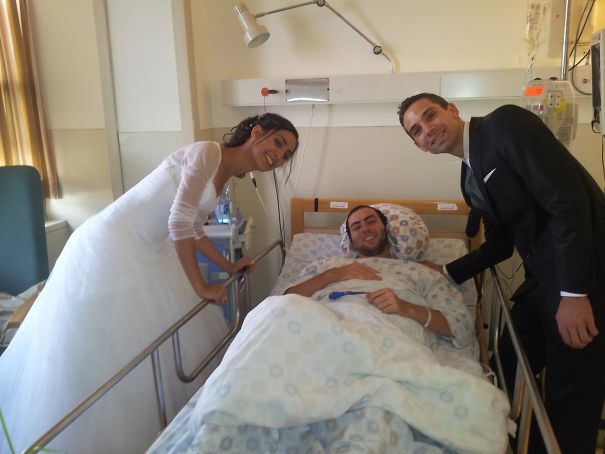 I Went Through A Serious Surgery One Day Before My Friends Wedding. This Is What I Woke Up To At The Hospital One Hour Before They Said Yes To Each Other