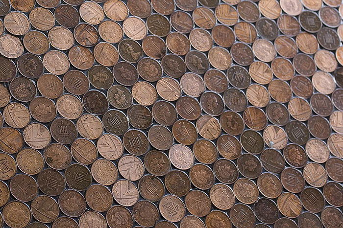 When This Barber Was Quoted £1000 For The New Shop Floor He Decided To Cover It With 70,000 Pennies Instead When This Barber Was Quoted £1000 For The New Shop Floor He Decided To Cover It With 70,000 Pennies Instead